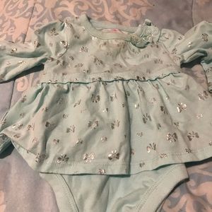 Baby girl sliver and light green body t-shirt